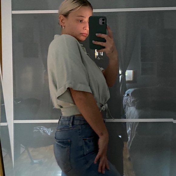 Pastel green blouse - Picture 3 of 6